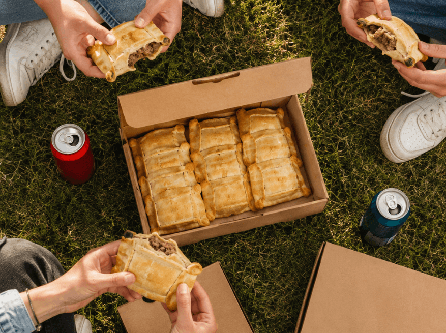 Cajas de cartón para empanadas de alta resistencia térmica para transporte de comida caliente.