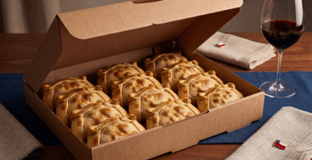 cajas para empanadas al por mayor en la planta de Vanni.